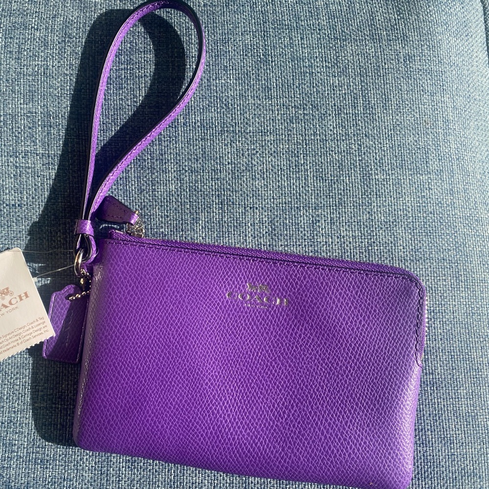 Coach Women's Small Corner Zip Crossgrain Leather Wristlet - Purple NWT